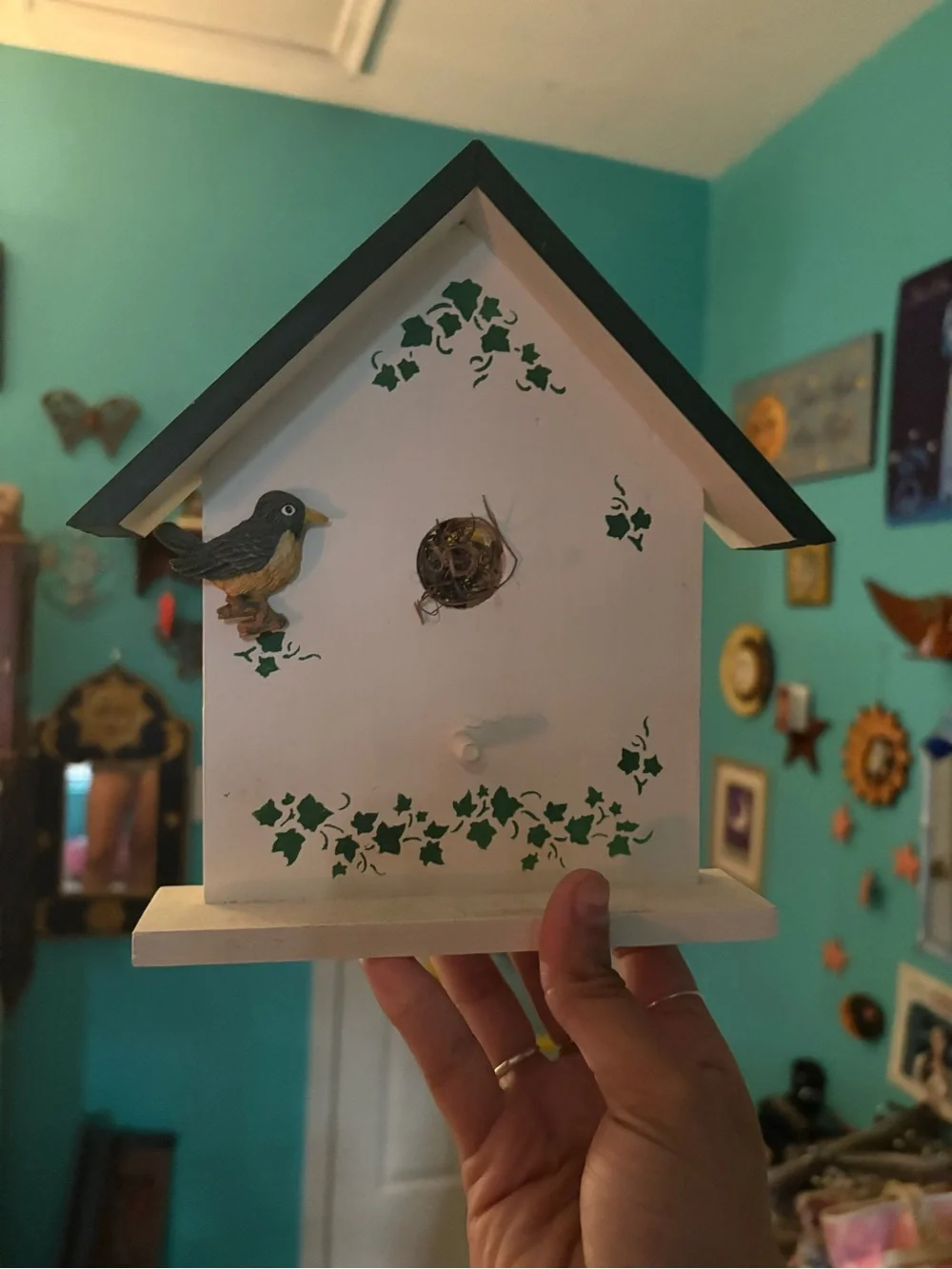 1999 Vintage Hand-Made/Painted White & Green Wooden Birdhouse Hanging Wall Decor